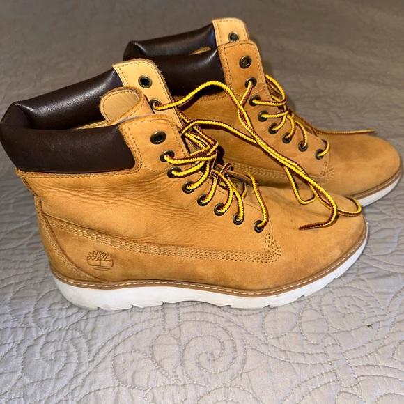 Timberland Boots - Picture 1 of 6